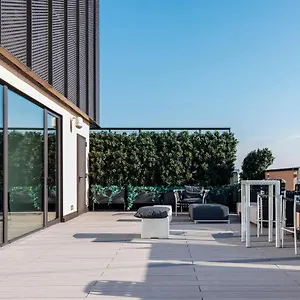 Easyhomes-central Tower Apartment Milan