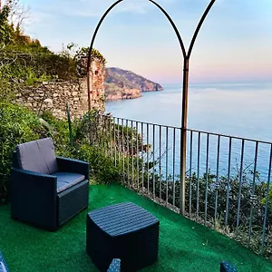 Il Grecale - Confirenthouse Corniglia